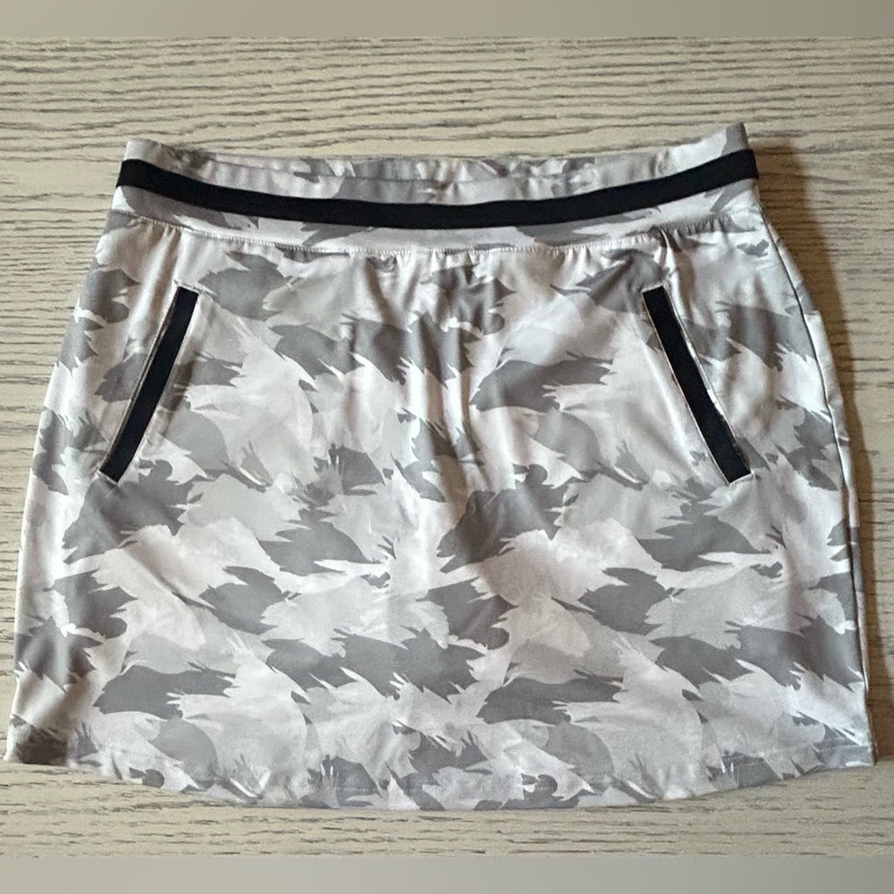 Pebble Beach Gray and White Camouflage Golf Skirt Sz L